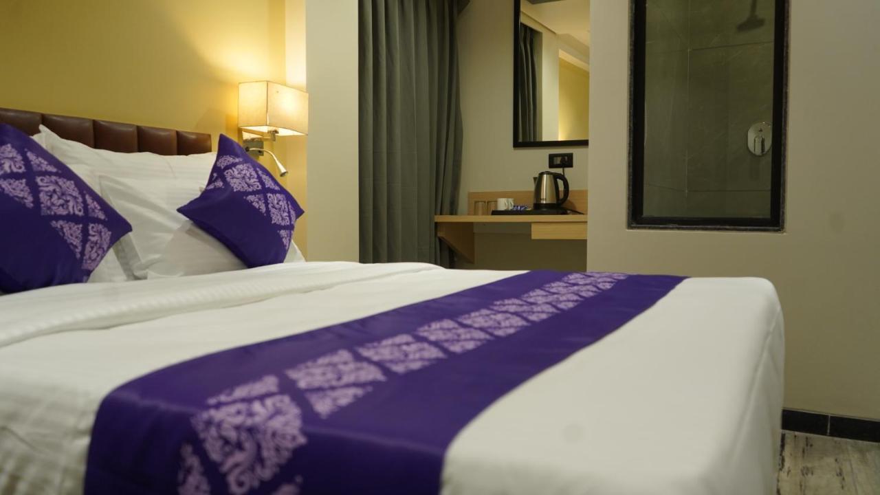 Hotel Purple Beds By Vits Dwarkesh, Surat Salabatpura Exterior foto